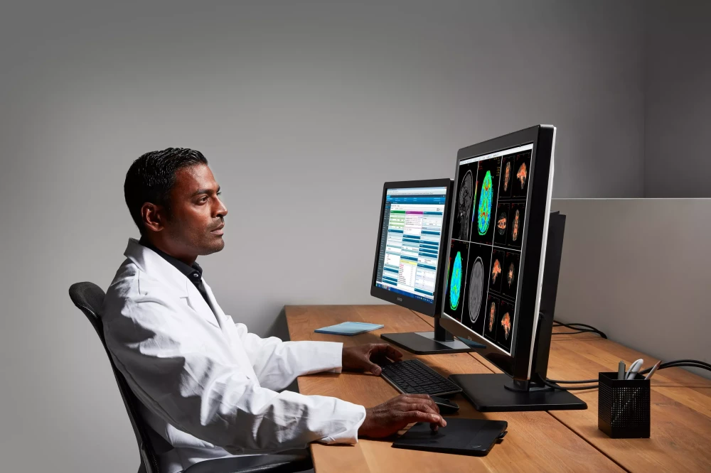 Monitor medyczny Barco Coronis Fusion 4MP MDCC-4430