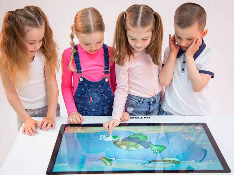 Stół interaktywny INTBOARD STYLE 32'' [Android] + Zestaw programów edukacyjnych INTBOARD BRAINY